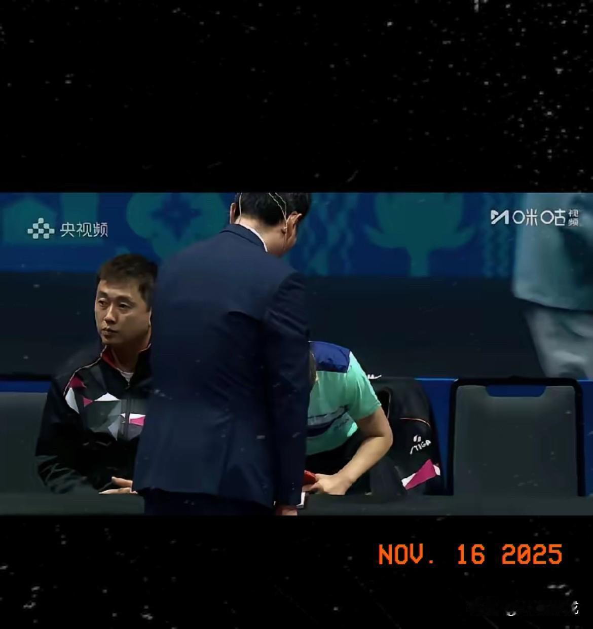 谁懂啊！陈梦全运会铜牌战的一个小动作，比奖牌还圈粉！刚下场坐定休息，裁判