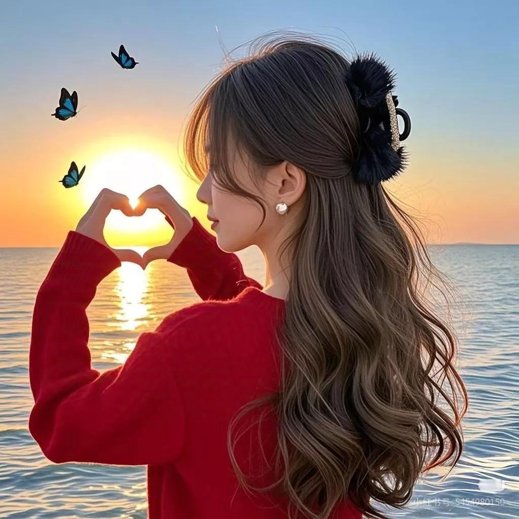 日落海边，温柔的心形拥抱温柔牵手的瞬间海边浪漫照拥抱心形的浪漫花海夕阳比