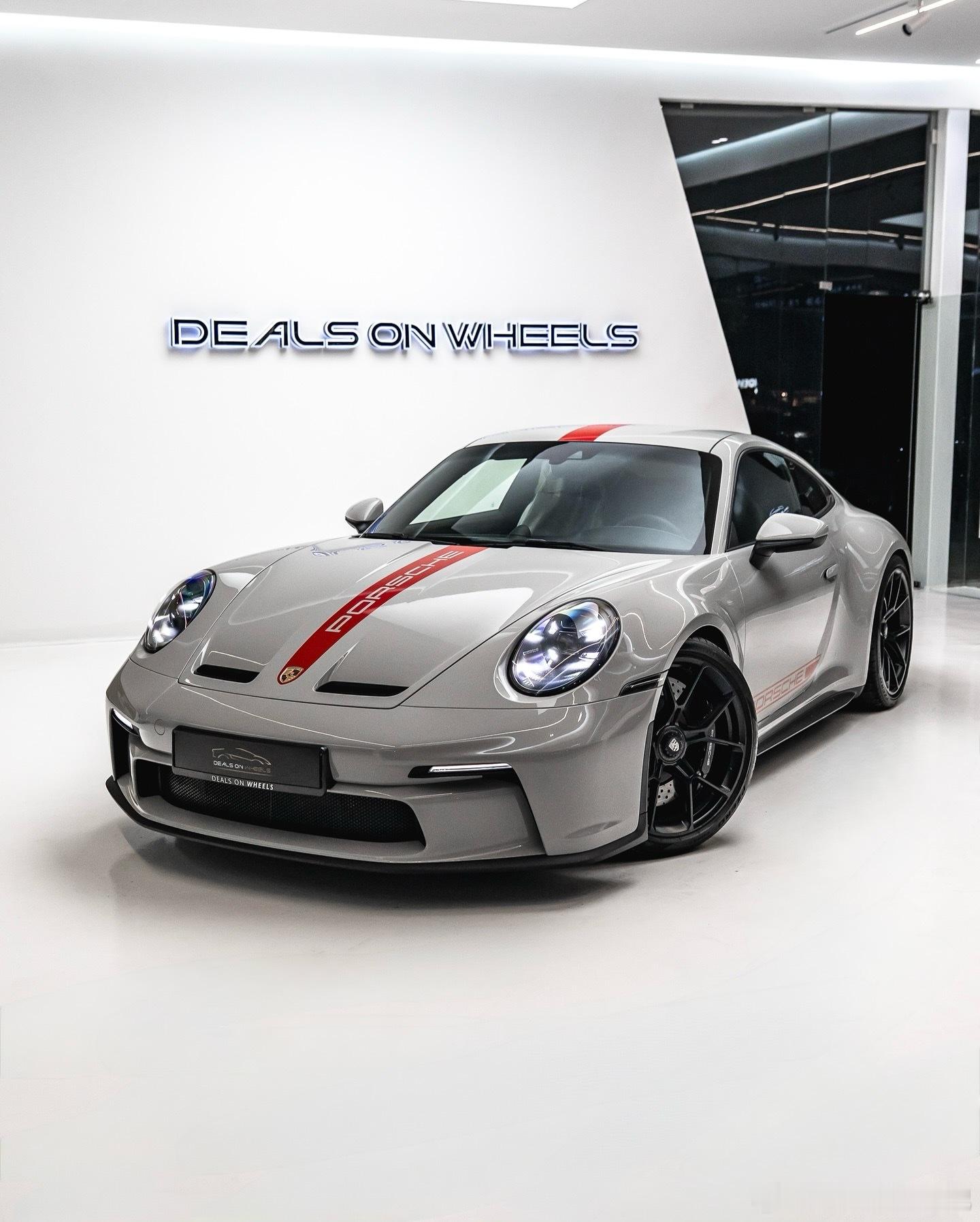 介绍2022年款保时捷911GT3Touring，PTSCrayon配色—
