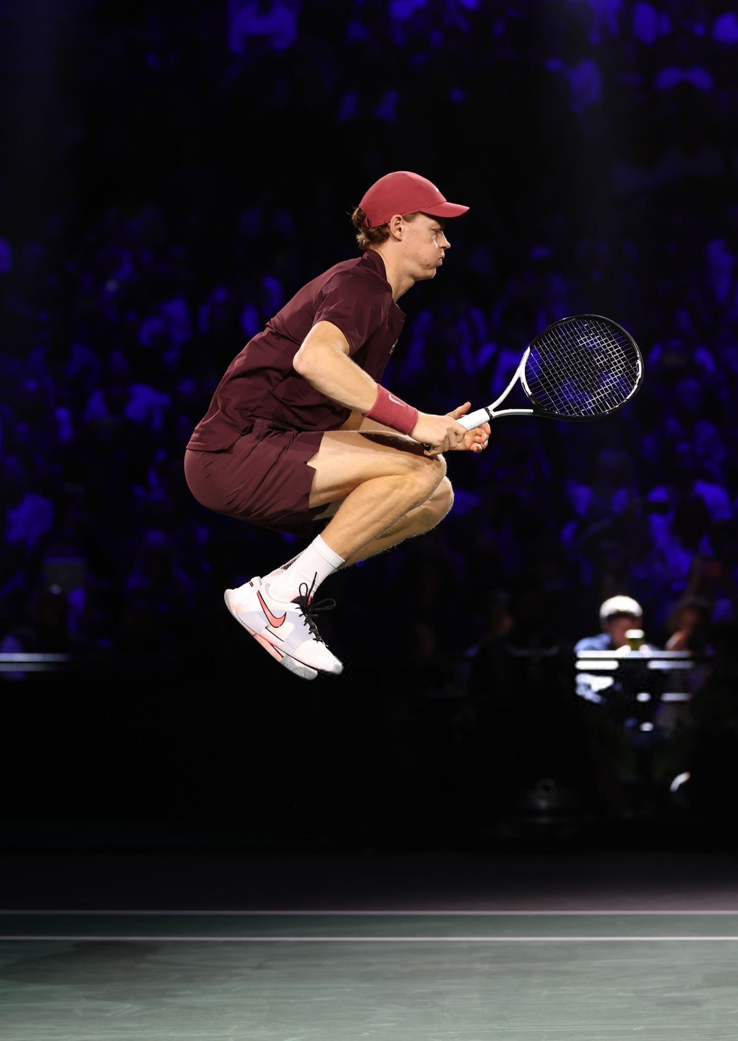 阿利亚西姆除了比赛开始第一局被破发，之后的状态是越来越好，到了第二盘最后阶段甚至