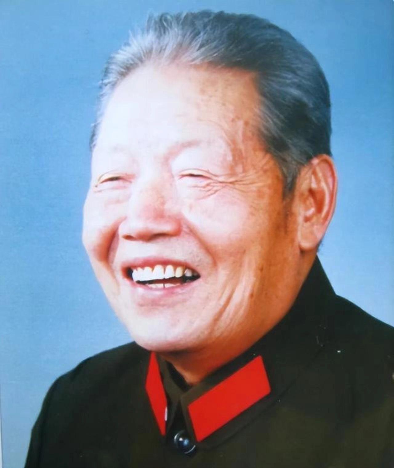 “空军司令员要能上天。”1971年，毛主席在研究空军司令员人选上，提出一个硬性要