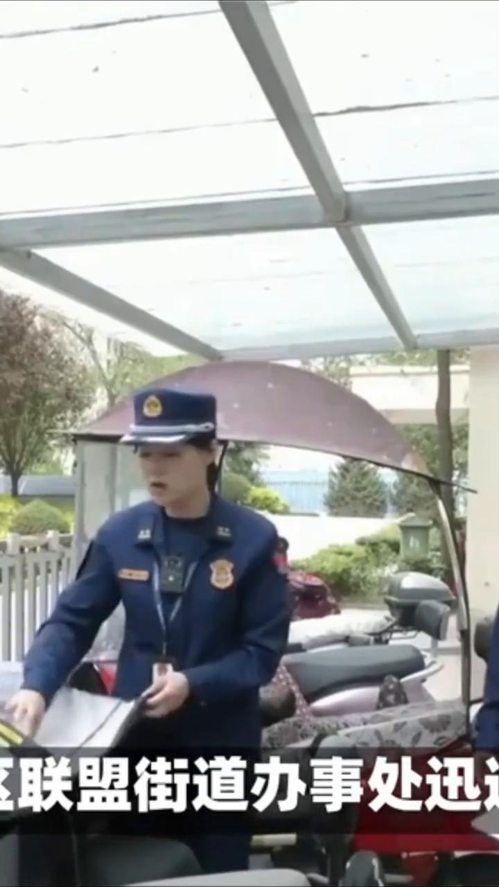 私拉电线给汽车充电。云南省昆明市盘龙区白X路某小区居民私拉电线为汽车充电，引发