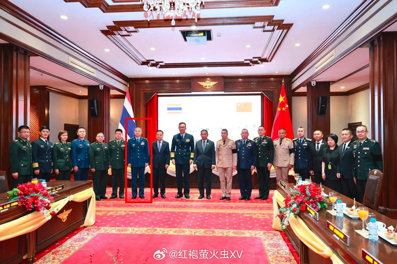 国防部长董军访问泰国。张华伟空军中将首次亮相（具体职务暂未披露）。张华伟参与了