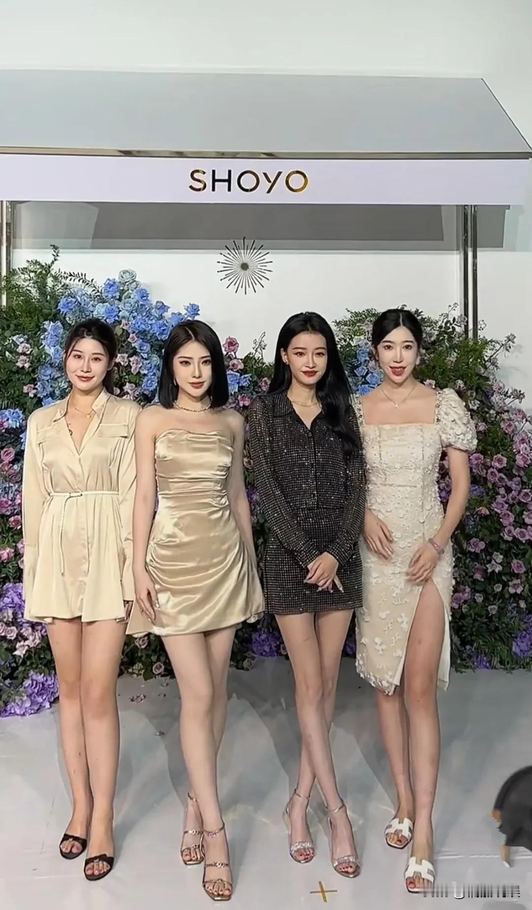 演员到底是演员，底子、颜值、气质就是不一样，跟网红还是有壁垒的！孙怡和几个网红