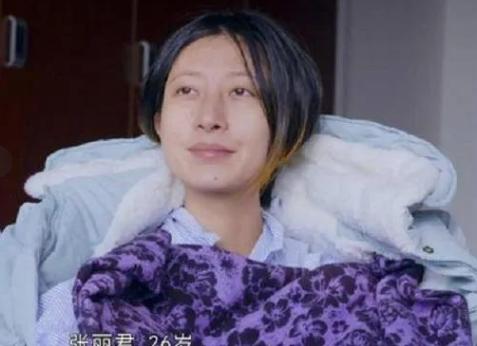 2015年，上海26岁女博士患癌，怀孕两月的她哭着对丈夫说：不治了，钱留给孩子。