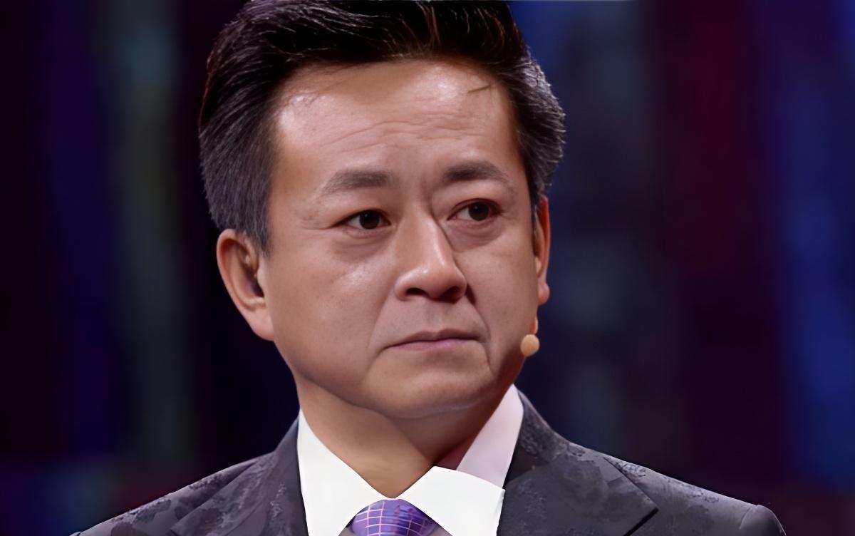 正义来的太迟了！如今62岁已退休的朱军，才终于看到女方受到惩罚...... 