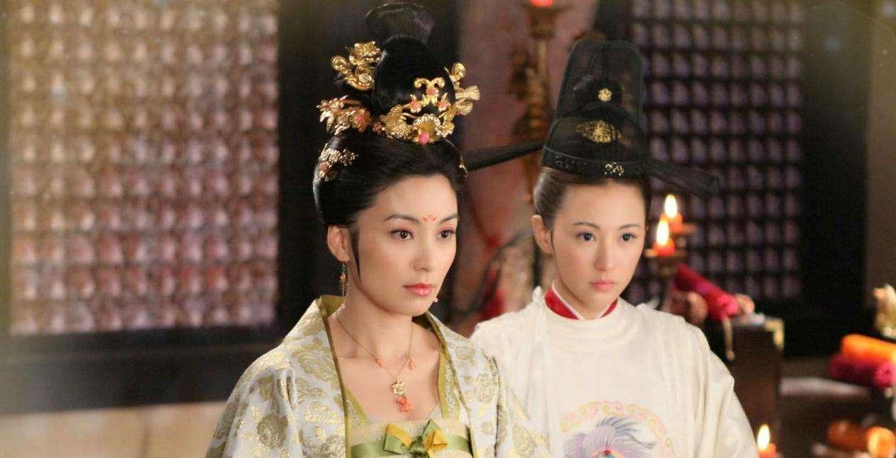 710年深夜，韦皇后正在睡觉，25岁的李隆基突然闯入，韦皇后又惊又怒：“大胆逆子