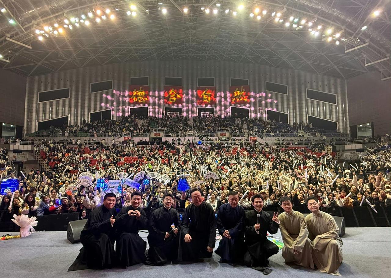 【岳云鹏孟鹤堂隔空打擂，相声水平高低立见，对此你怎么看？】27日，德云一哥岳云