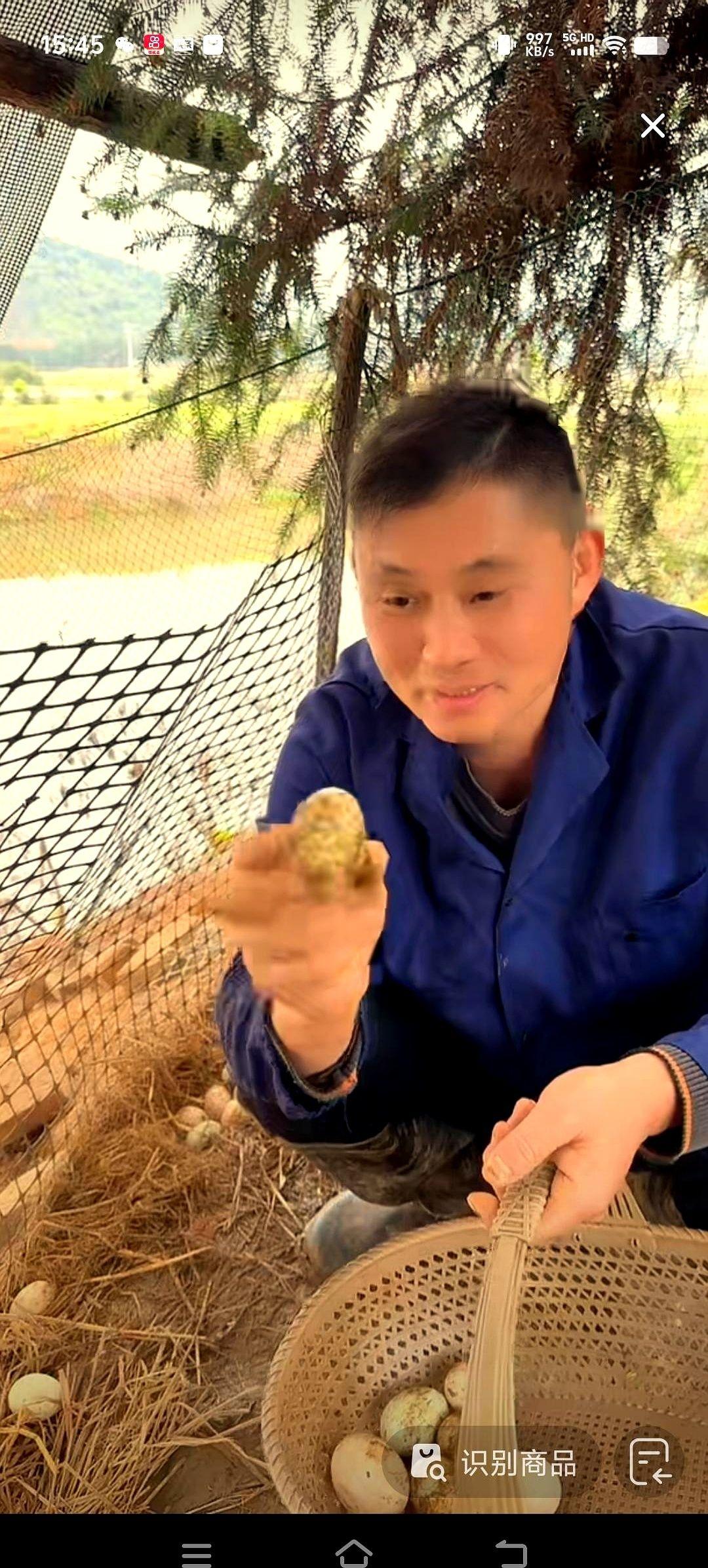 我就没见过这么当爹的。真的。过年给亲闺女买了条裤子，尺码小了。行，退回去换呗