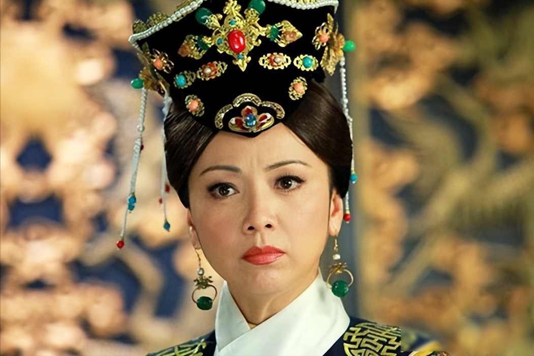 她十五岁嫁人时，丈夫连个亲王都不是。谁能想到二十多年后，这个男人坐上了大清的龙椅