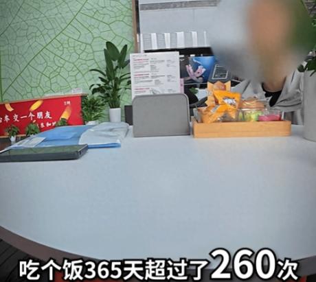 比亚迪蹭饭哥，把人性丑陋一面展露无遗了！午餐15元，充电30元，洗车15元，一