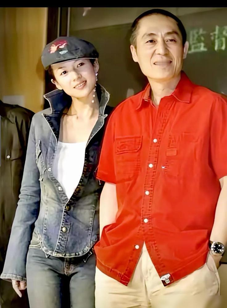 年轻时的张艺谋和章子怡，当时章子怡24岁，张艺谋应该50左右。他们当时是因为