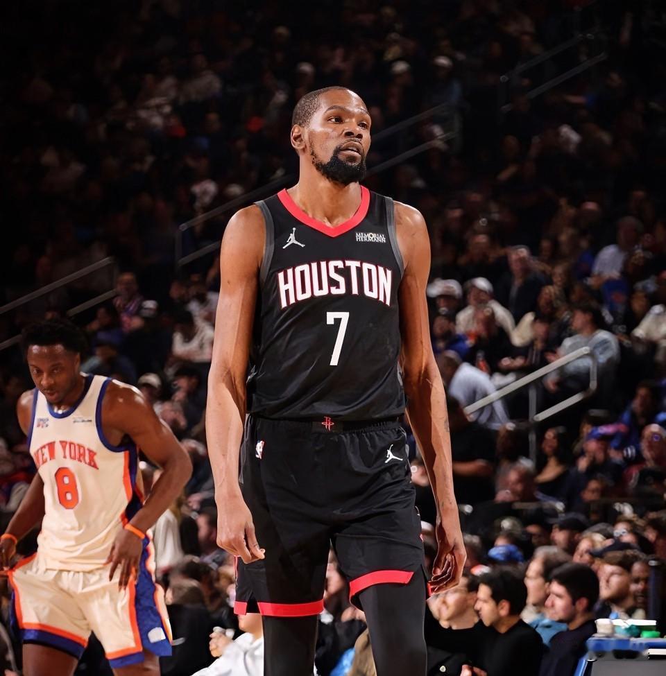 火箭被尼克斯逆转，纯属自作自受！1，火箭第四节开局“杜兰特不在场时间段”是个