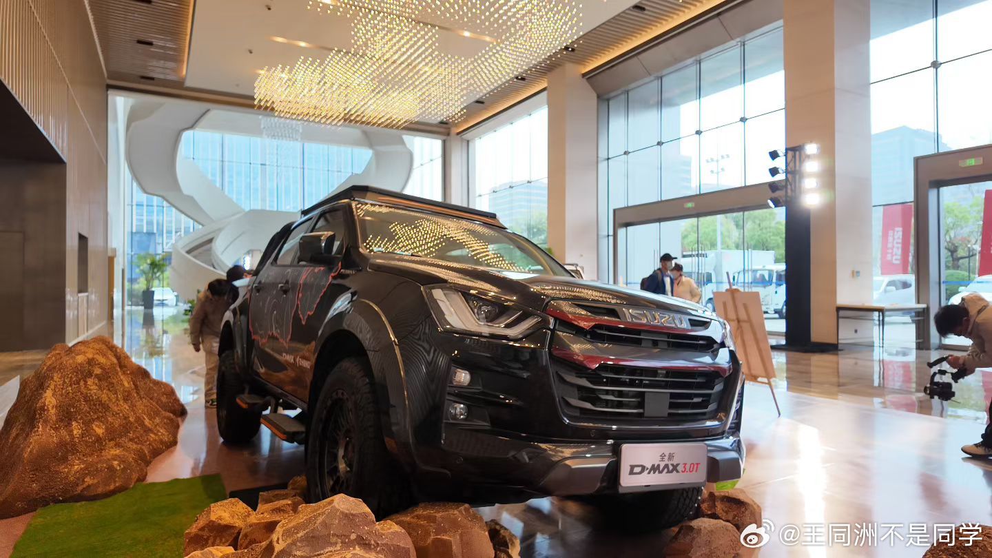 D-MAX3.0T回归了！！20.98万是那个改装的吗？最牛逼的柴油机之一回来