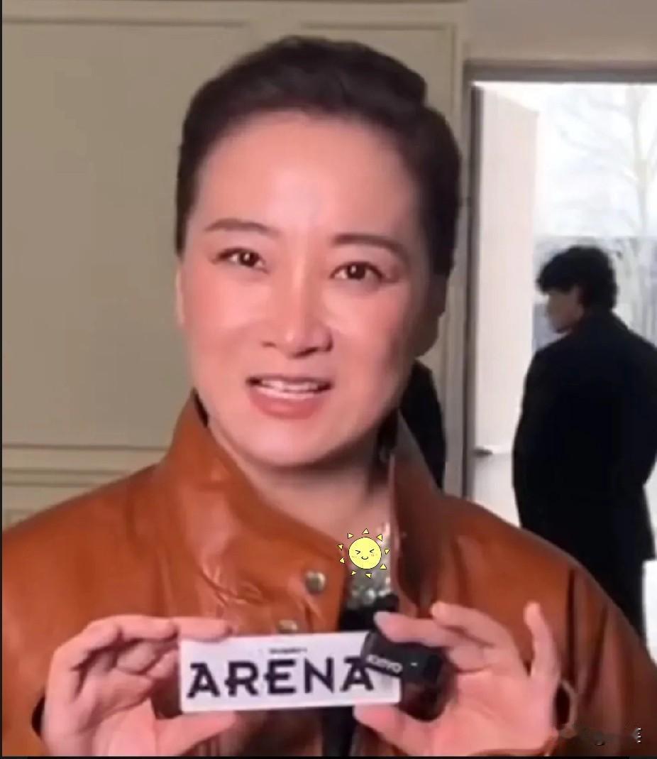 闺蜜在整容医院上班，她和我说了个真相，贾玲现在瘦了之后，一个面部最大改变就是