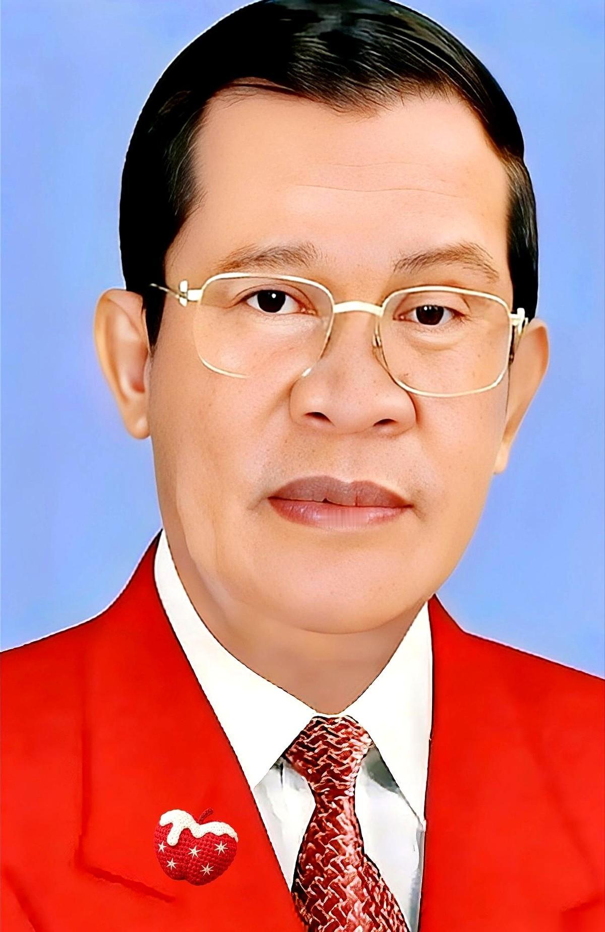 一千年的古迹，世界遗产，一夜之间，就给你炸塌了半边。照片我看了。那堵刻着神仙故