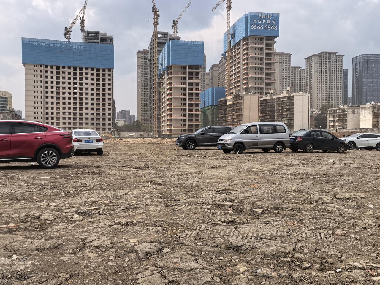 五华区，棕树营云大医院边上这里这回云南建投拿下了这一片，这一个地方终于算是有着落