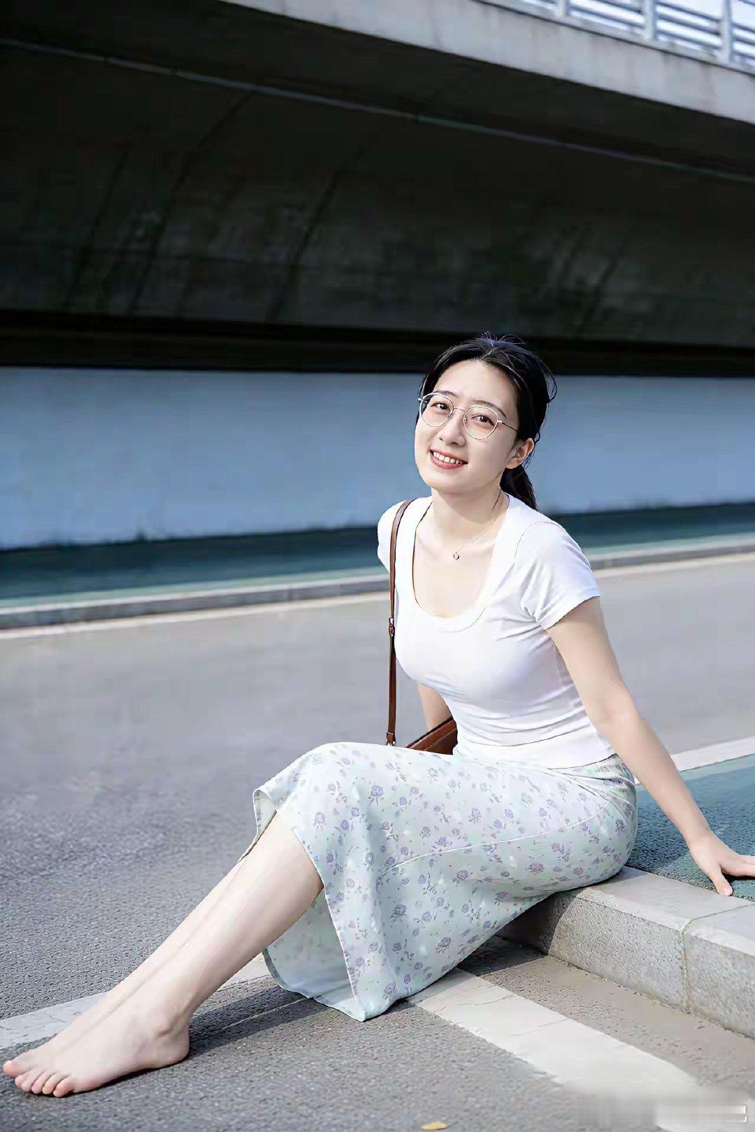 不是撒娇，胜撒娇！最耐看的长相。