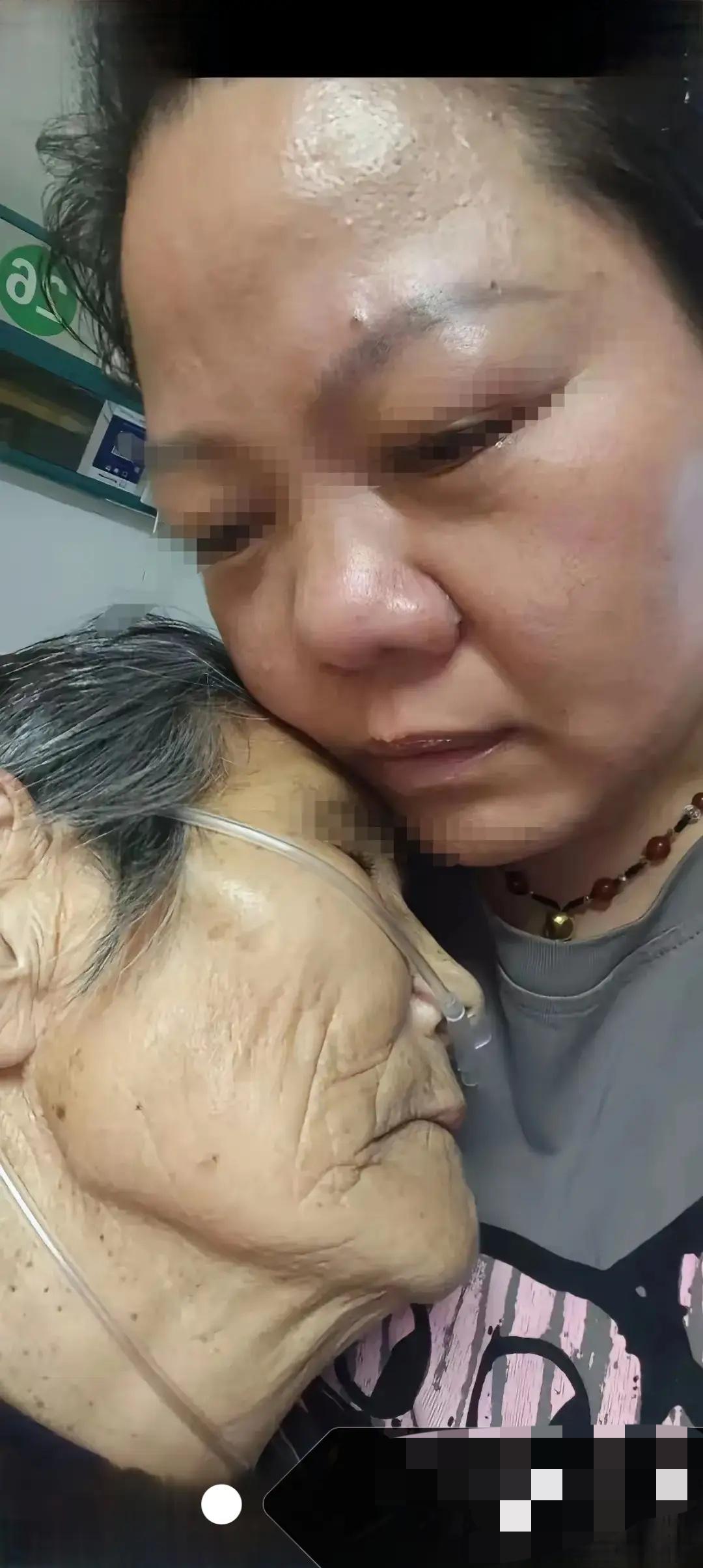 太扎心啦！！！！！揪心的痛，外婆在我家住8年，最近身体到了油尽灯枯了，她可能也