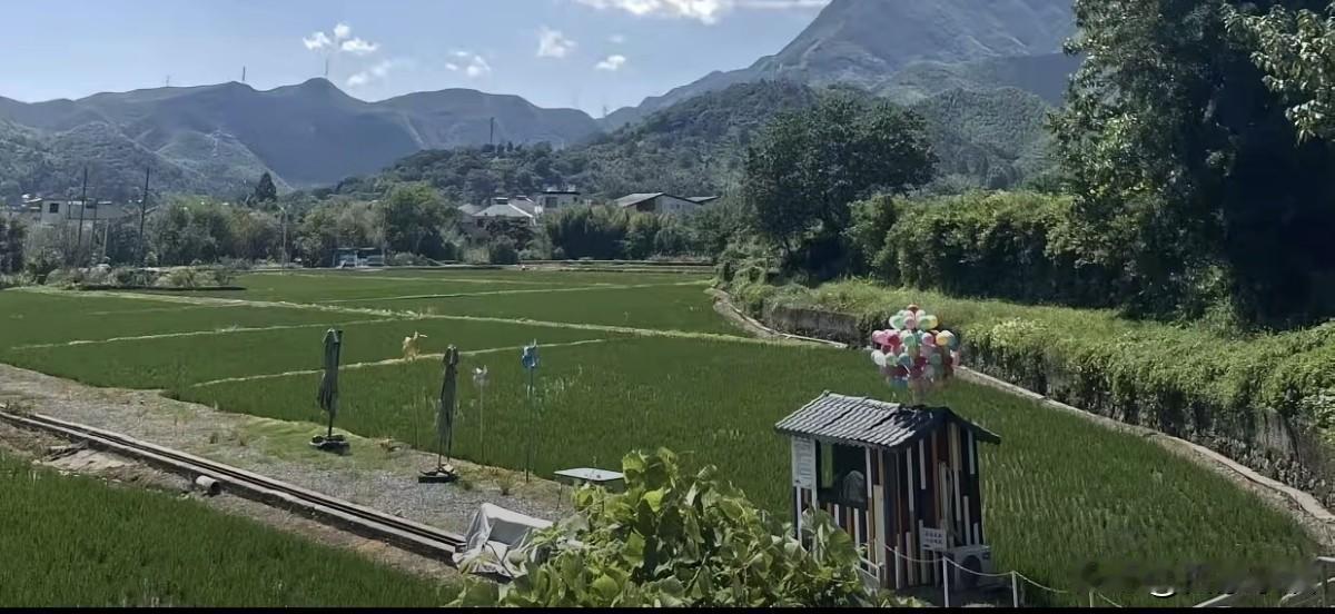 真正幸福的退休生活，藏在这10个指标中：第一：要有一笔退休金，2000也好，