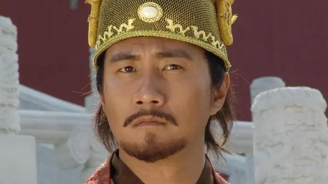 洪武十年，朱元璋走进了一个寺庙，见到佛像后，他转身问道：“朕要下跪吗？方丈机智回