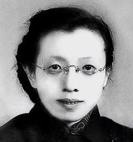 组织给了她20根金条，让她去南京搞地下工作，结果呢？她天天泡在麻将桌上，三年打了