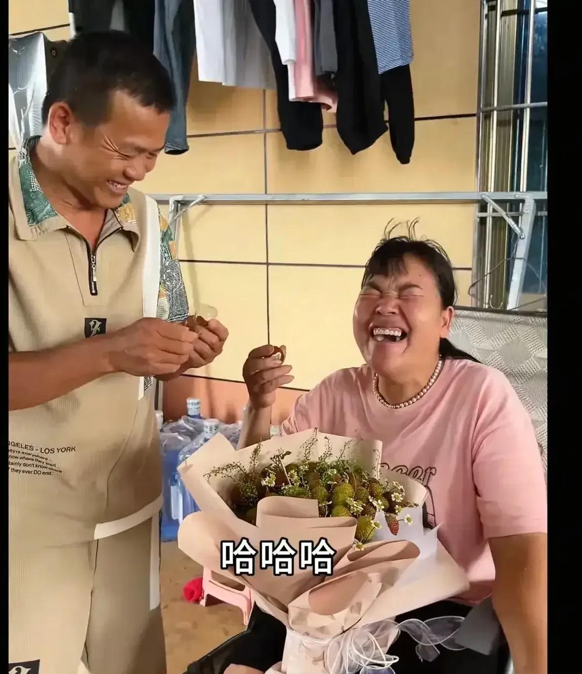 婵宝的性格大抵遗传自妈妈看全爸六一儿童节一束荔枝花就把全妈逗得眉开眼笑