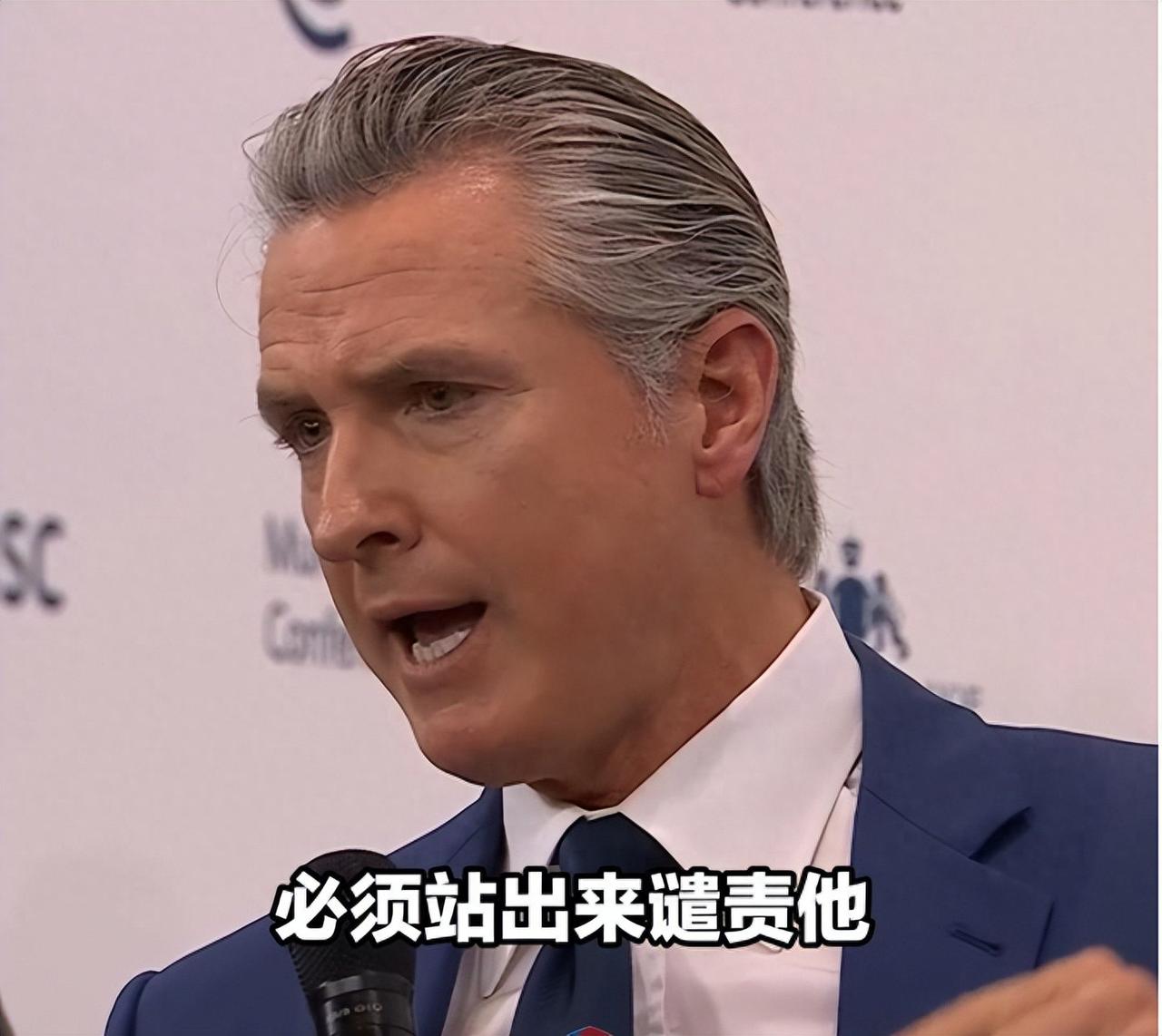 我就说吧，这个世界不能少了特朗普，少了他，我们真的会少很多的快乐。这次他玩的乐