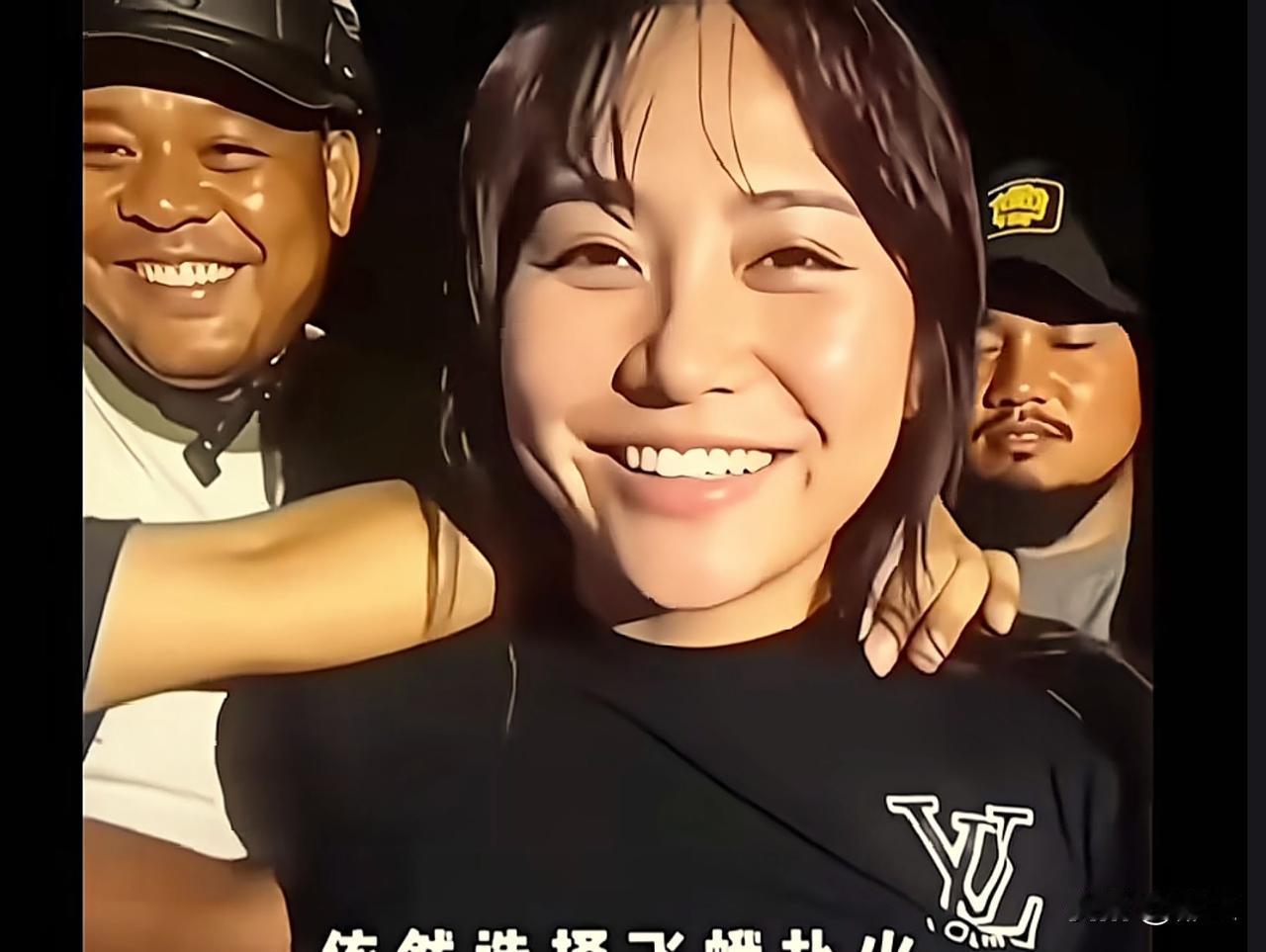 抛出爱情，他们就是是罪该万死，抛开犯罪在爱情上面就是重情重义。无奈，一群有情有