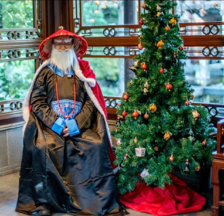 关于圣诞节，有一点很不理解：那些和圣诞节毫无关联的中国人，是如何突然接触到就爱