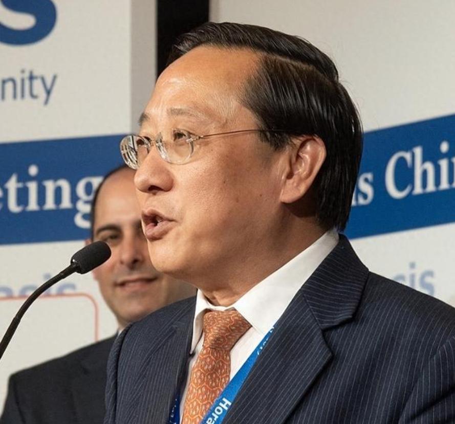 高志凯：我认为，郑丽文主席在台湾在大陆说我是中国人，这不是对大陆示好。因为她这句