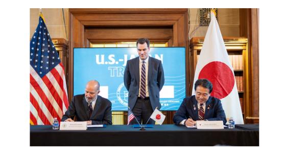 美国给日本又下了个圈套,日方能看着往里面钻吗? 美国商务部长卢特尼克10月2