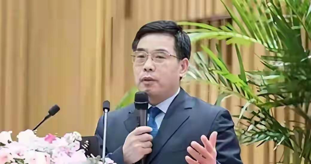 万亿央企蛀虫最终揪出！离职七年难逃法网，25年腐化史现真容这家万亿级别的央企，一