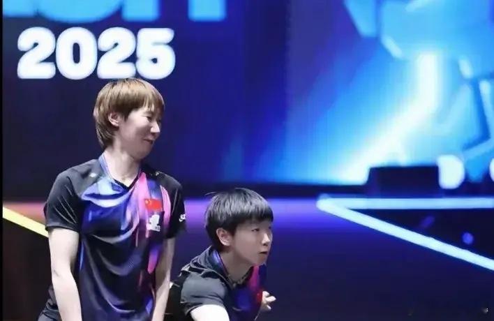 孙颖莎王曼昱决赛对阵日本组合23分钟，日本组合被剃光头！孙颖莎+王曼昱=无解公式