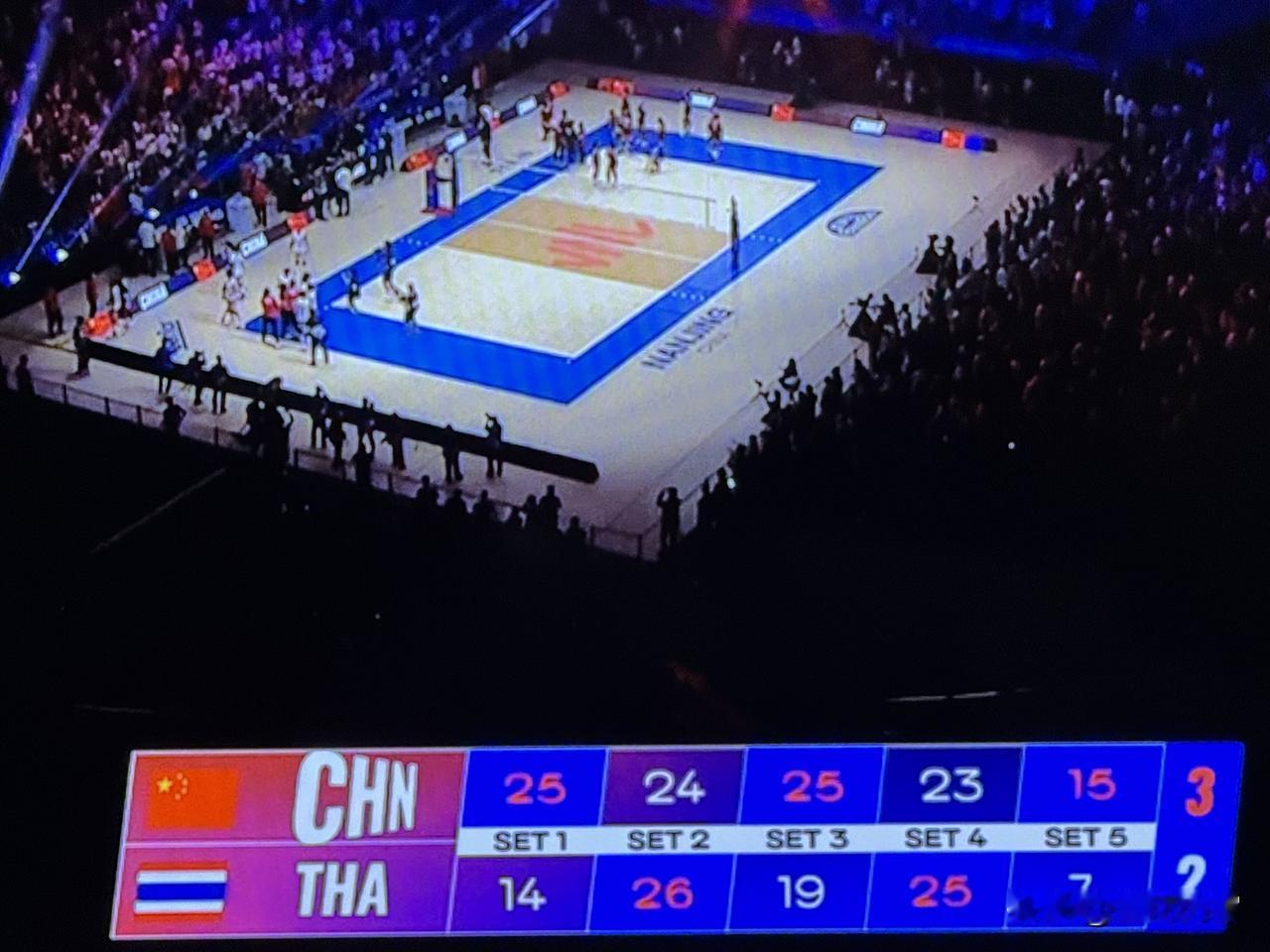 中国女排3:2战胜泰国女排，取得2026世联赛首胜！―庄雨珊拿到21分成为全场