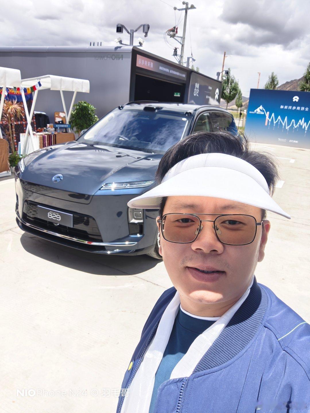 高海拔，缺氧，睡不好，都值得，我终于拍到了这台白色全新ES8。来自海拔4300米