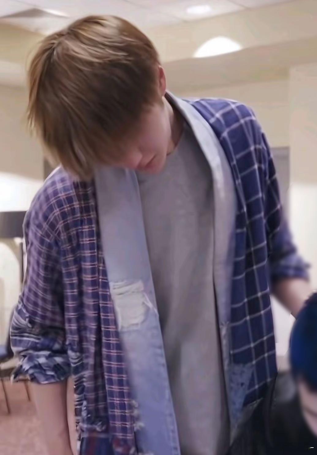 王一博辅导琑儿写作业的时候🥲🥲