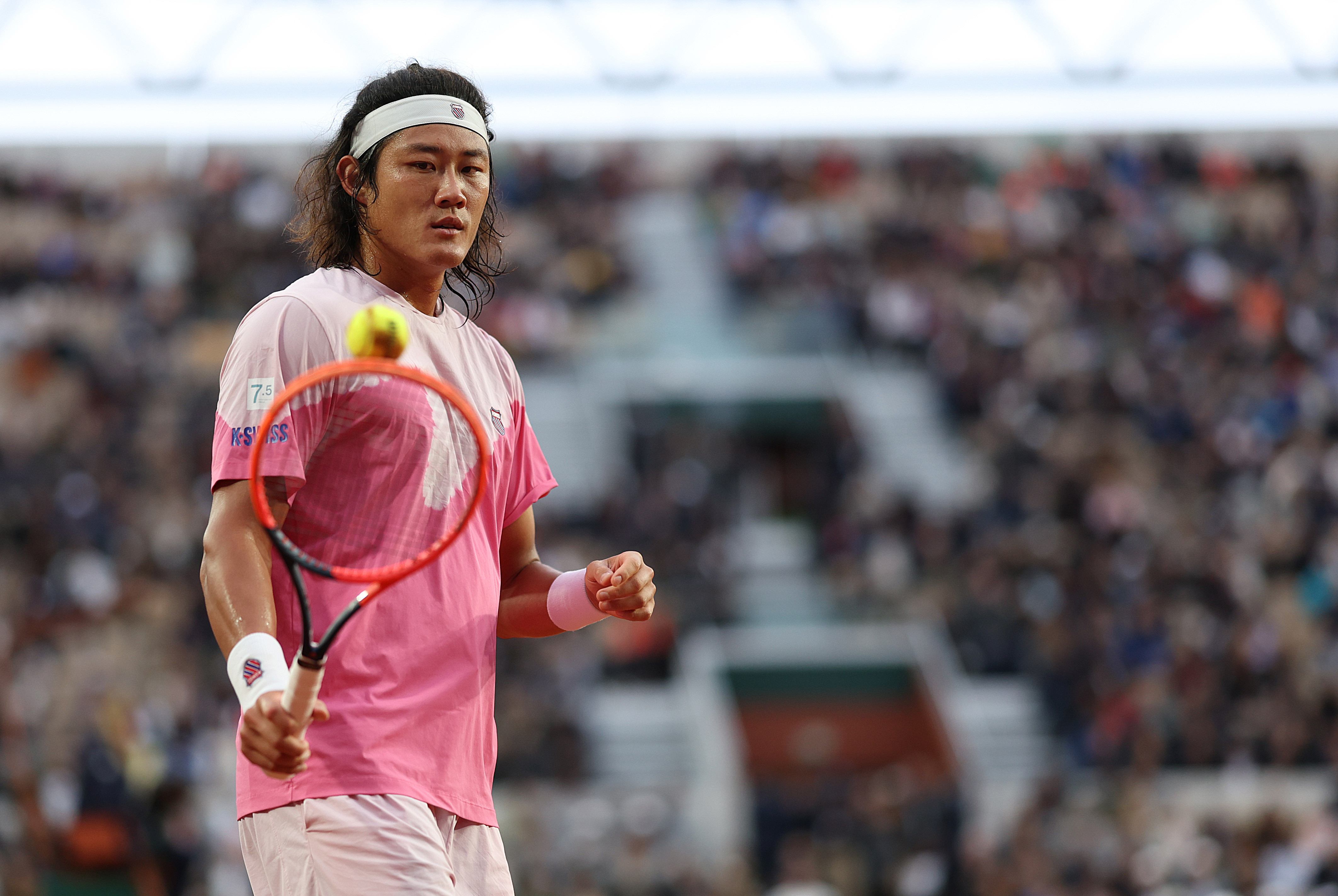 张之臻退出2025罗兰加洛斯🎾张之臻因伤遗憾退出今年法网，复出时间再次延后。目