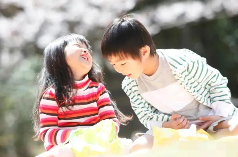 孩子到底该穷养还是富养？多数父母都理解错了孩子该穷养还是富养？穷养怕孩子自