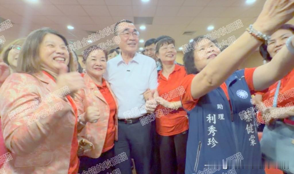 跟蒋万安学的？李四川走“暖男”路线，积极争取新北女性选票，动作比蒋万安还蒋万安