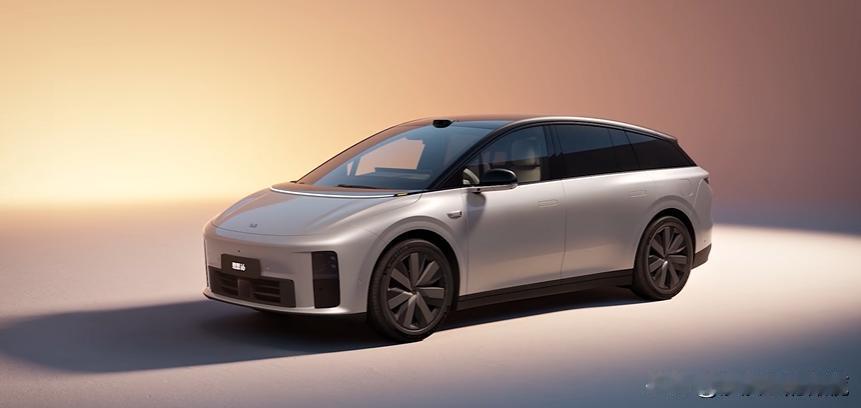 理想汽车又“撞大运”了,这次是辆i6。相信不少朋友已经刷到视频过了,是不是和你