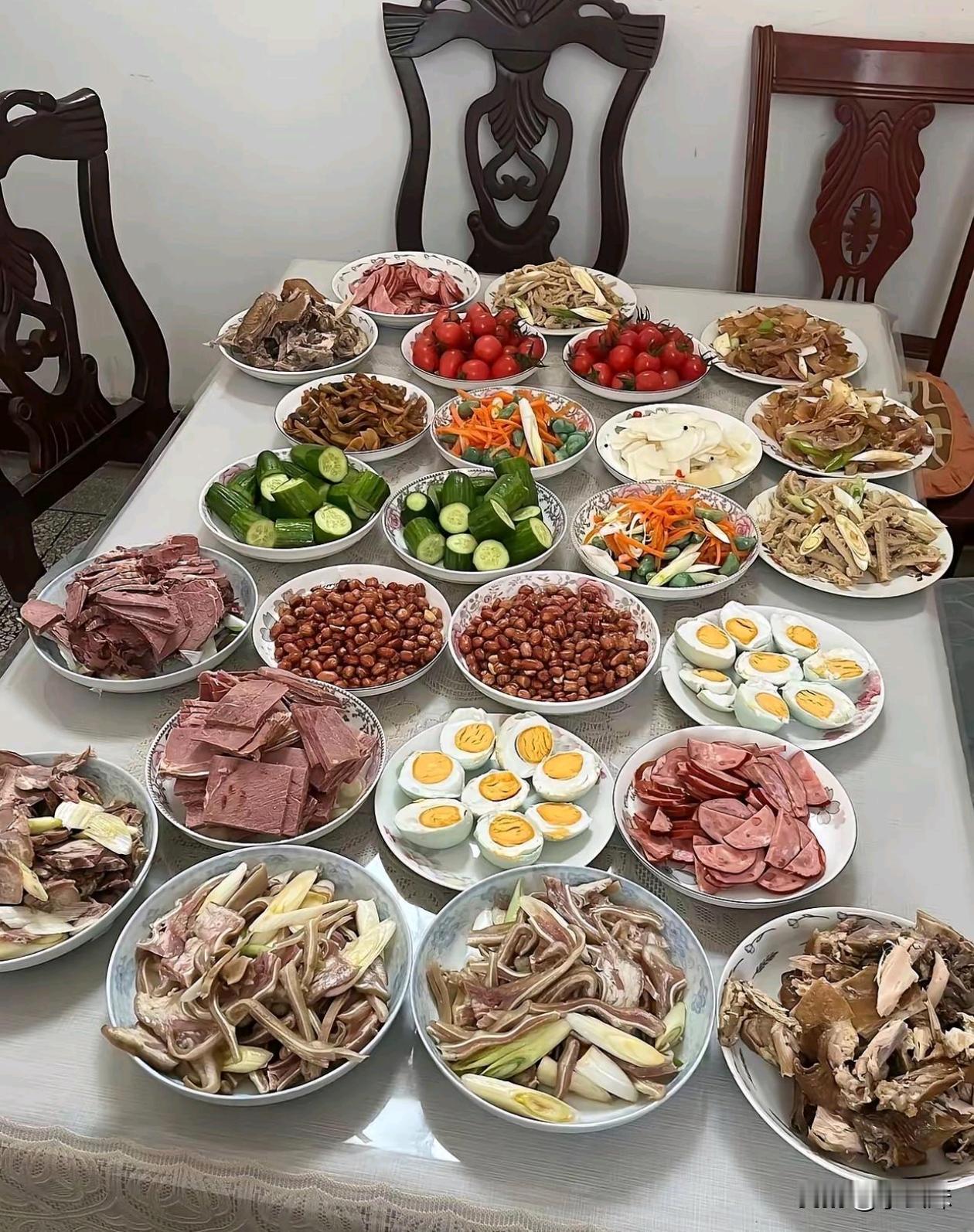 大家猜一猜，这是哪里的菜？