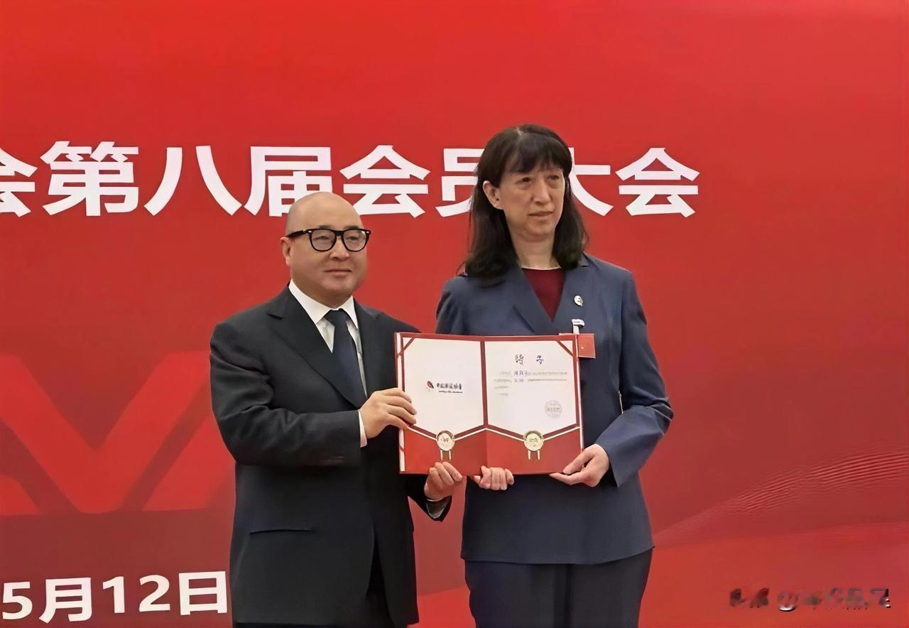 排协主席：赖亚文泳协主席：周继红乒协主席：王励勤羽协主席：之前是张军篮协