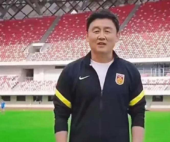 6月8日，中国足球圈突然炸开了一个没人想到的大瓜。曾经一起为国足拼到腿抽筋