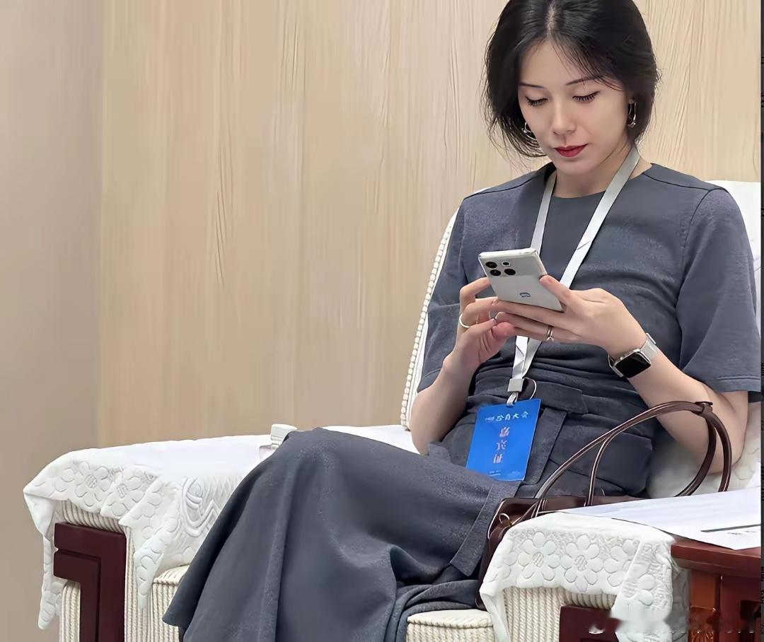 曾是央视女主播，如今蔚来老板娘。她不只好看，也有章法
