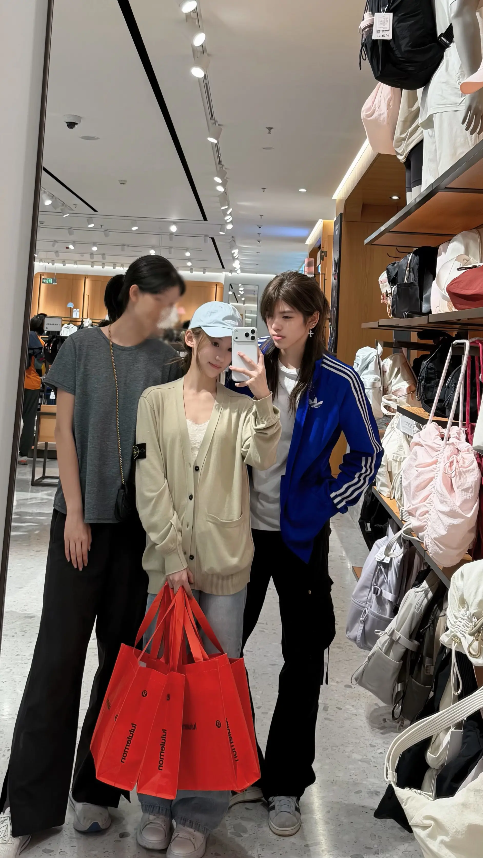 出门把把妹。