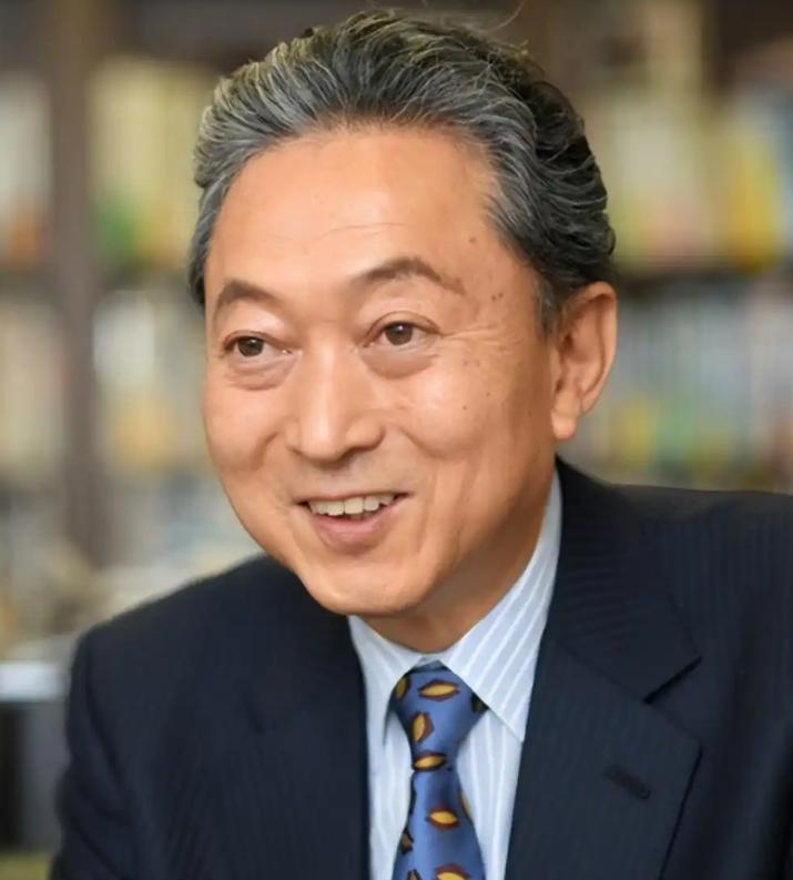 日本前首相鸠山由纪夫此次在北京向中方发声，真正让日本政坛坐不住的，并非他的调门有