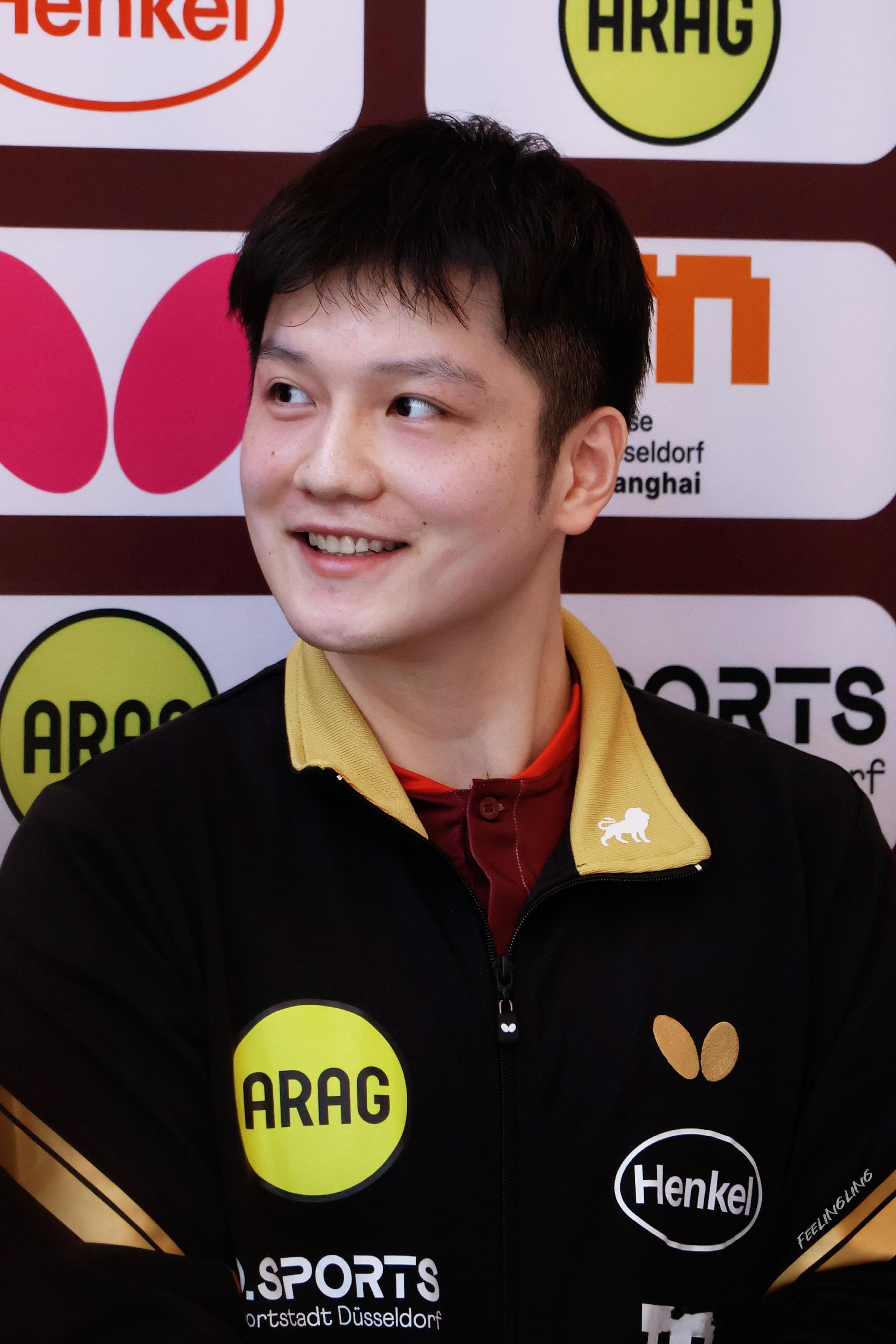 #樊振东说这是一个新篇章##樊振东正式亮相杜塞尔多夫#其实东哥在现场有一个表述可能无人留意到：“比赛