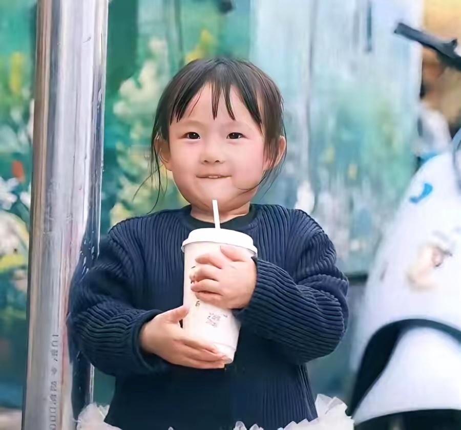 王思聪也没想到，自己遗落在外的女儿，现在已经可以给妈妈争光了