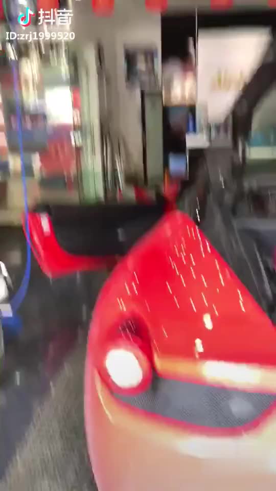 奔驰汽车官方广告视频 8153173800738374654.jpg?id=0